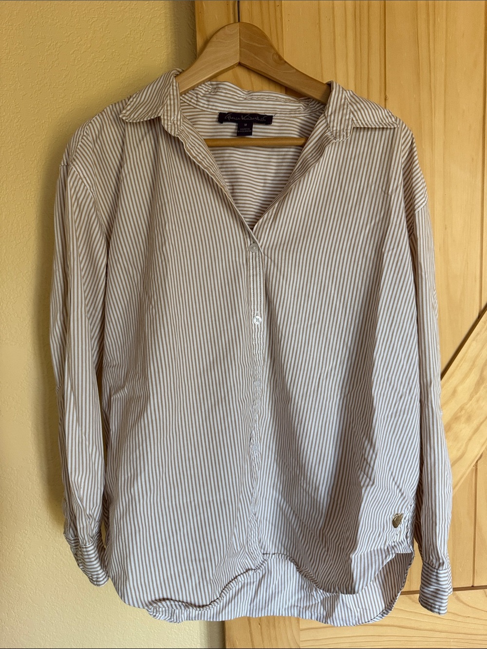 Gloria Vanderbilt Men's Cream & White Pinstripe Button-Down Shirt